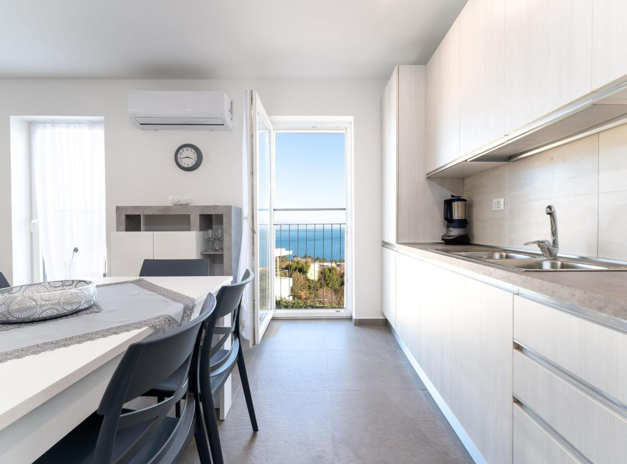 Apartments Baricevic Opatija Bagian luar foto